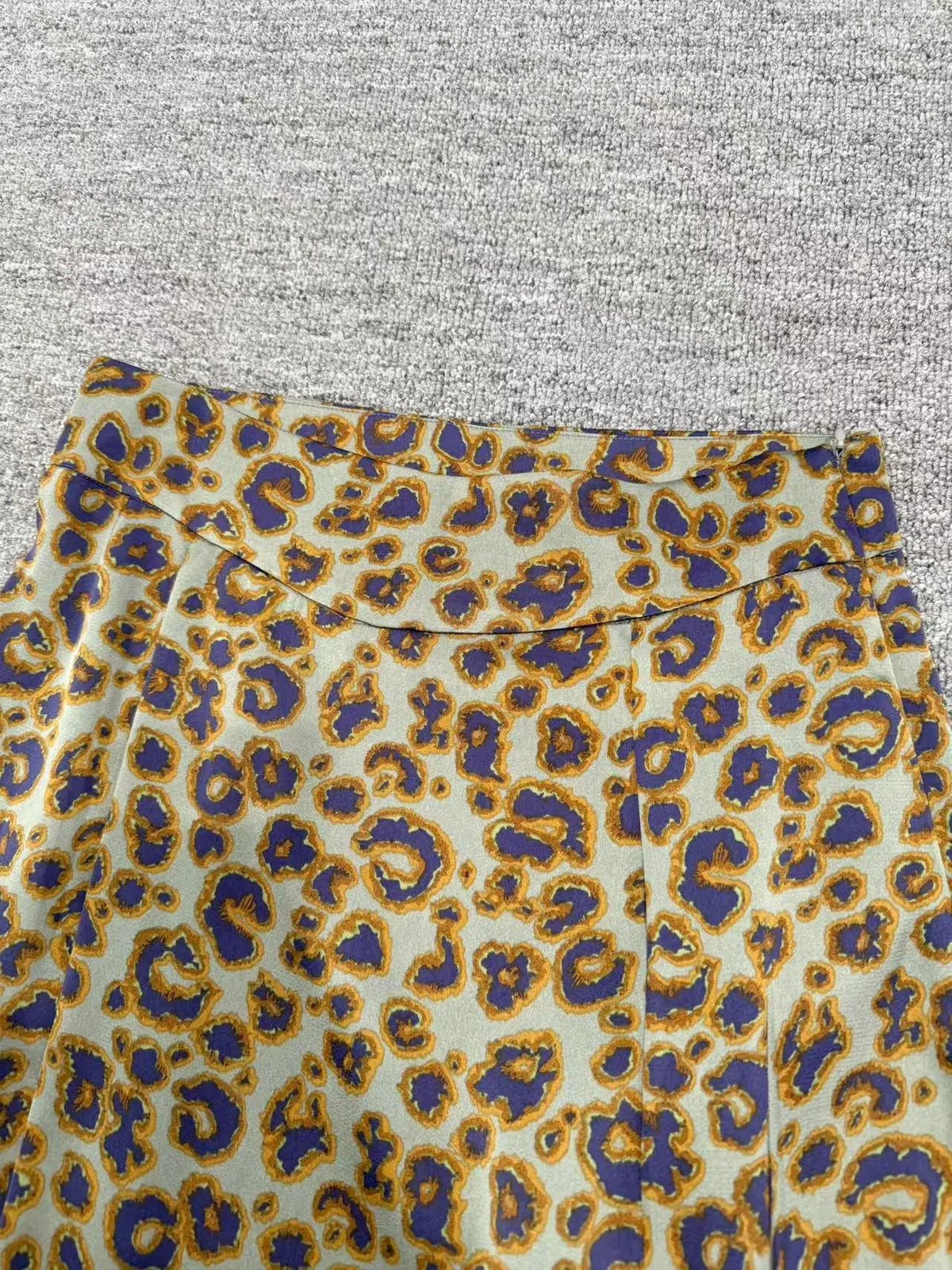 Chemise Femme – Col Rabattu et Imprimé Léopard