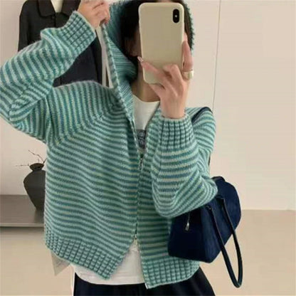 Cardigan Zippé à Capuche Femme – Maille Rayée