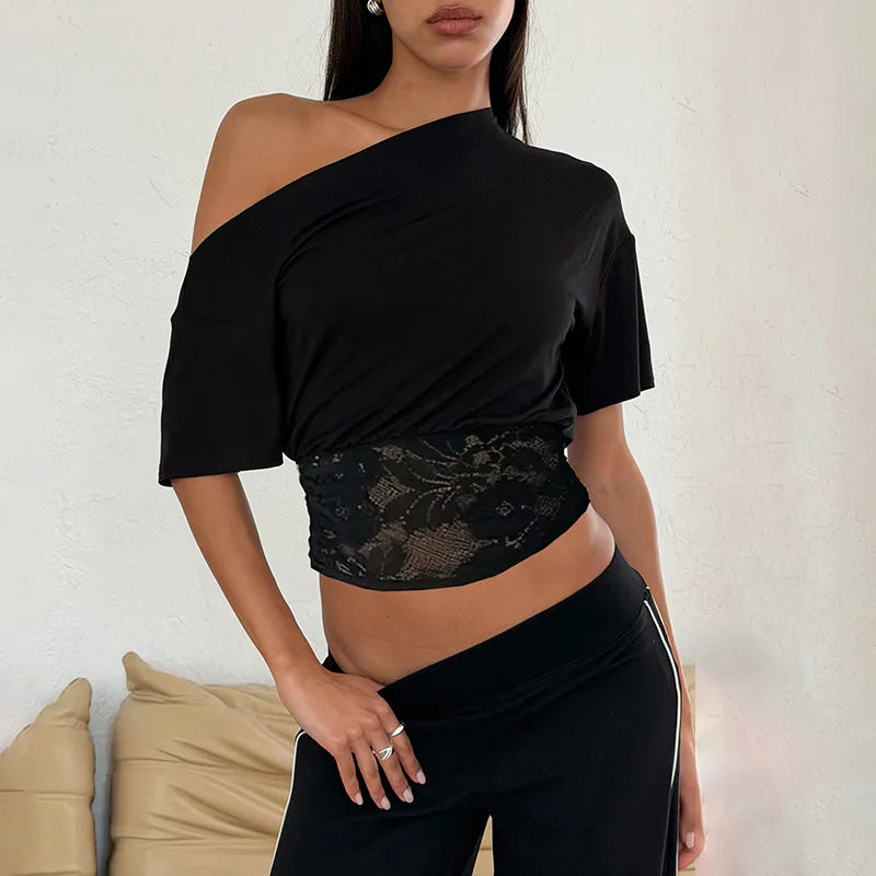 Crop Top en Dentelle Femme – Col Asymétrique et Épaules Dénudées