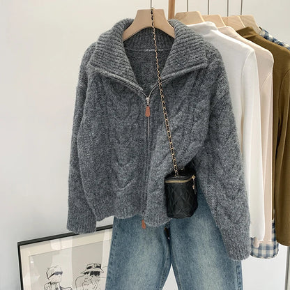 Pull Zippé Femme – Col Rabattu