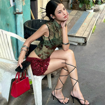 Crop top femme vert en maille à broderie florale