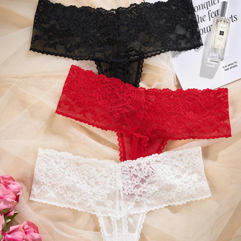 String en dentelle évidée pour femmes