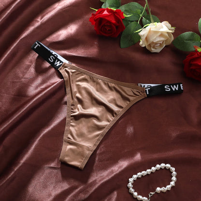 String Satin Femme – Doux et Soyeux