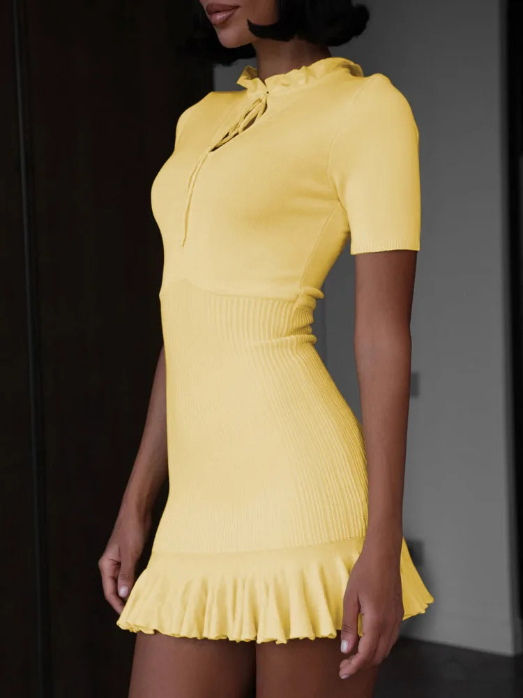 Mini-Robe d’Été Femme – Maille, Volants et Manches Courtes