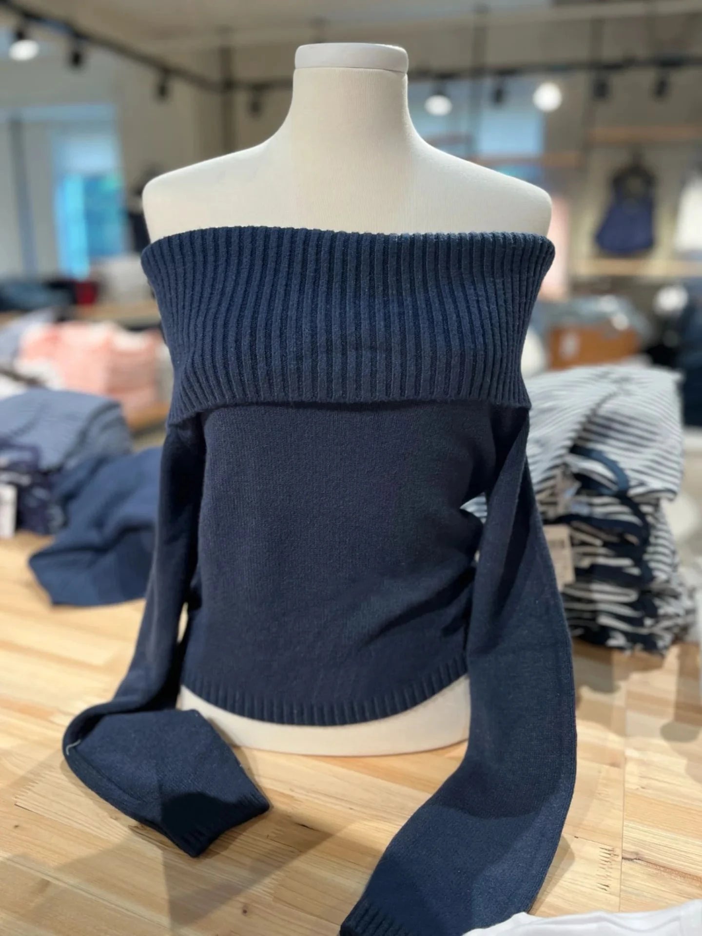 Pull court vintage bleu marine pour femmes