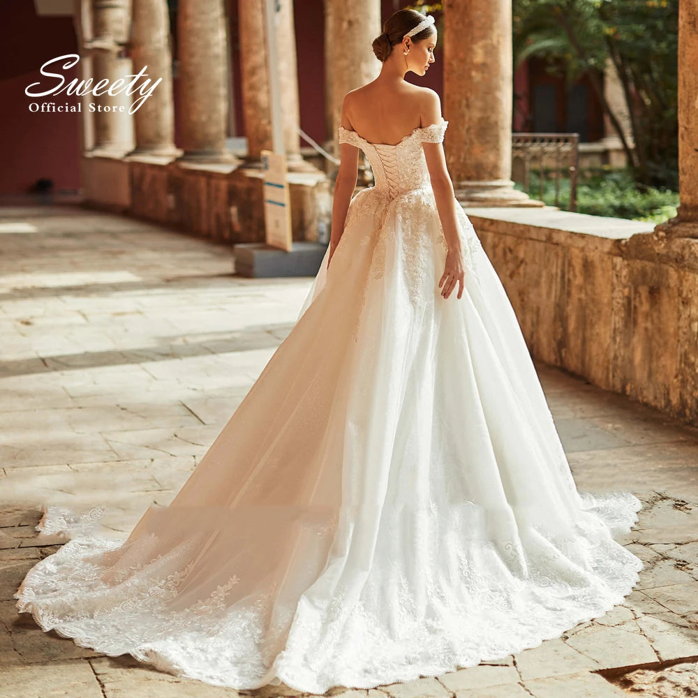 Robe de mariée brodée en dentelle sur filet pour femmes