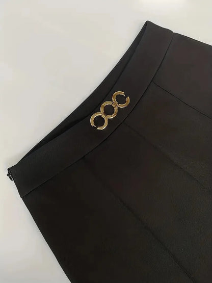 Pantalon Droit Noir Femme – Taille Haute et Détail Métallique