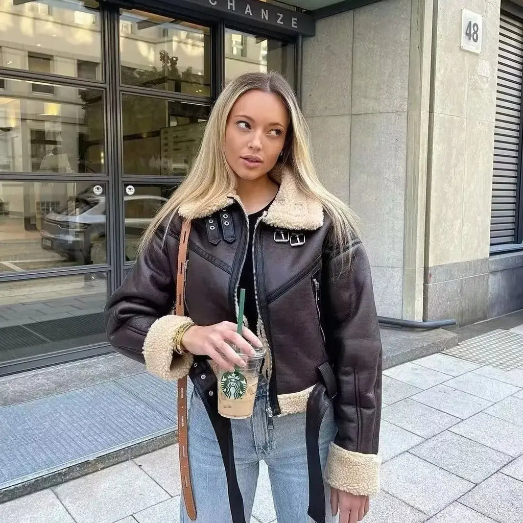 Veste courte en faux cuir d'agneau pour femmes