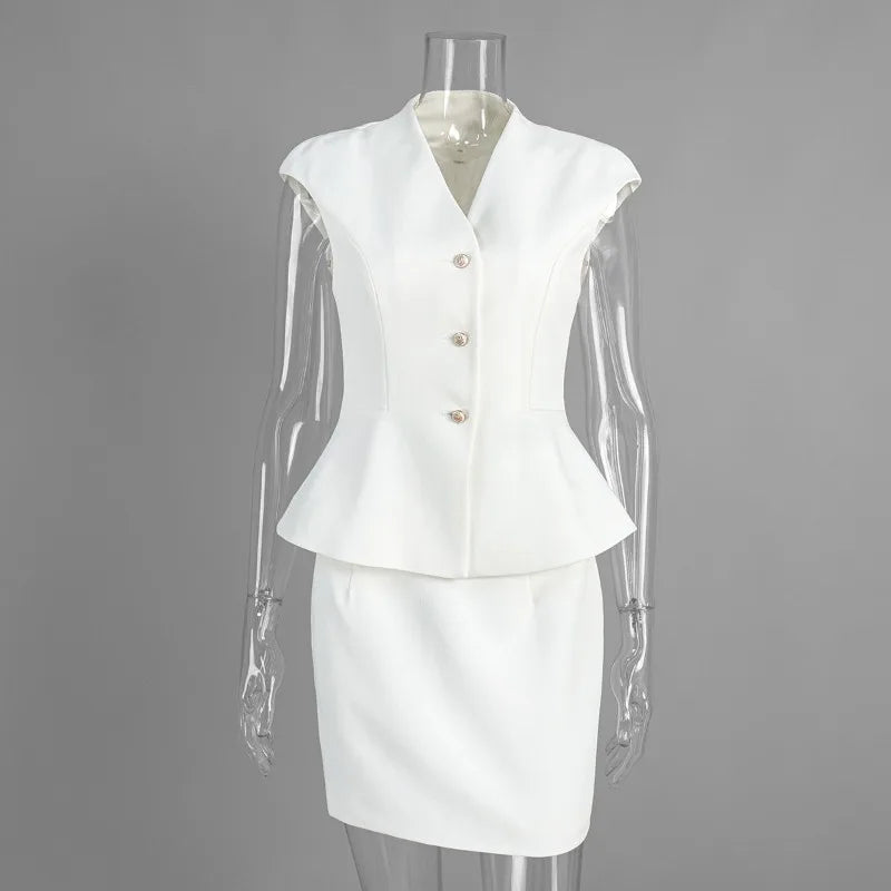 Ensemble 2 pièces mini-jupe et manteau sans manches pour femmes