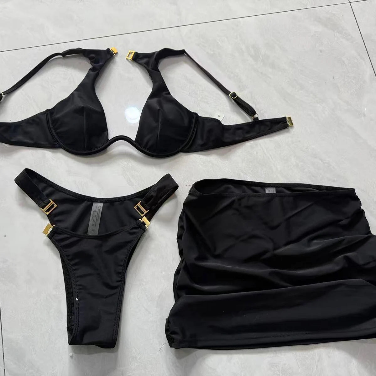Maillot de bain 3 pièces  push-up et jupe pour femmes