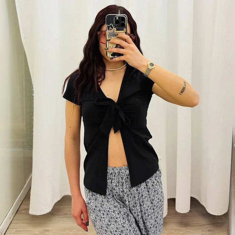T-shirt sexy à lacets et fente pour femmes