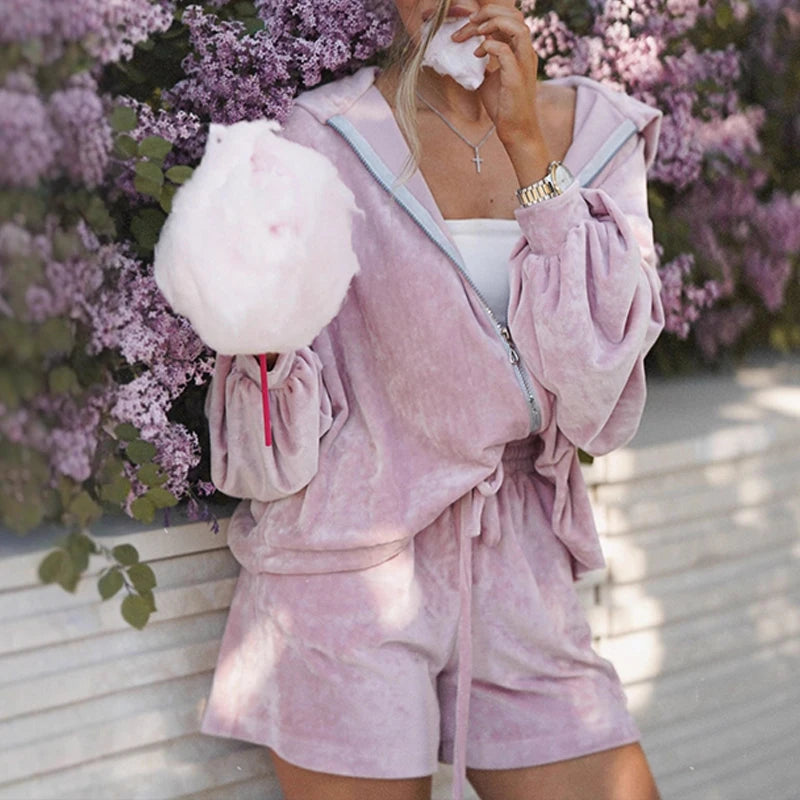 Ensemble 2 pièces femme avec veste à capuche zippée et short