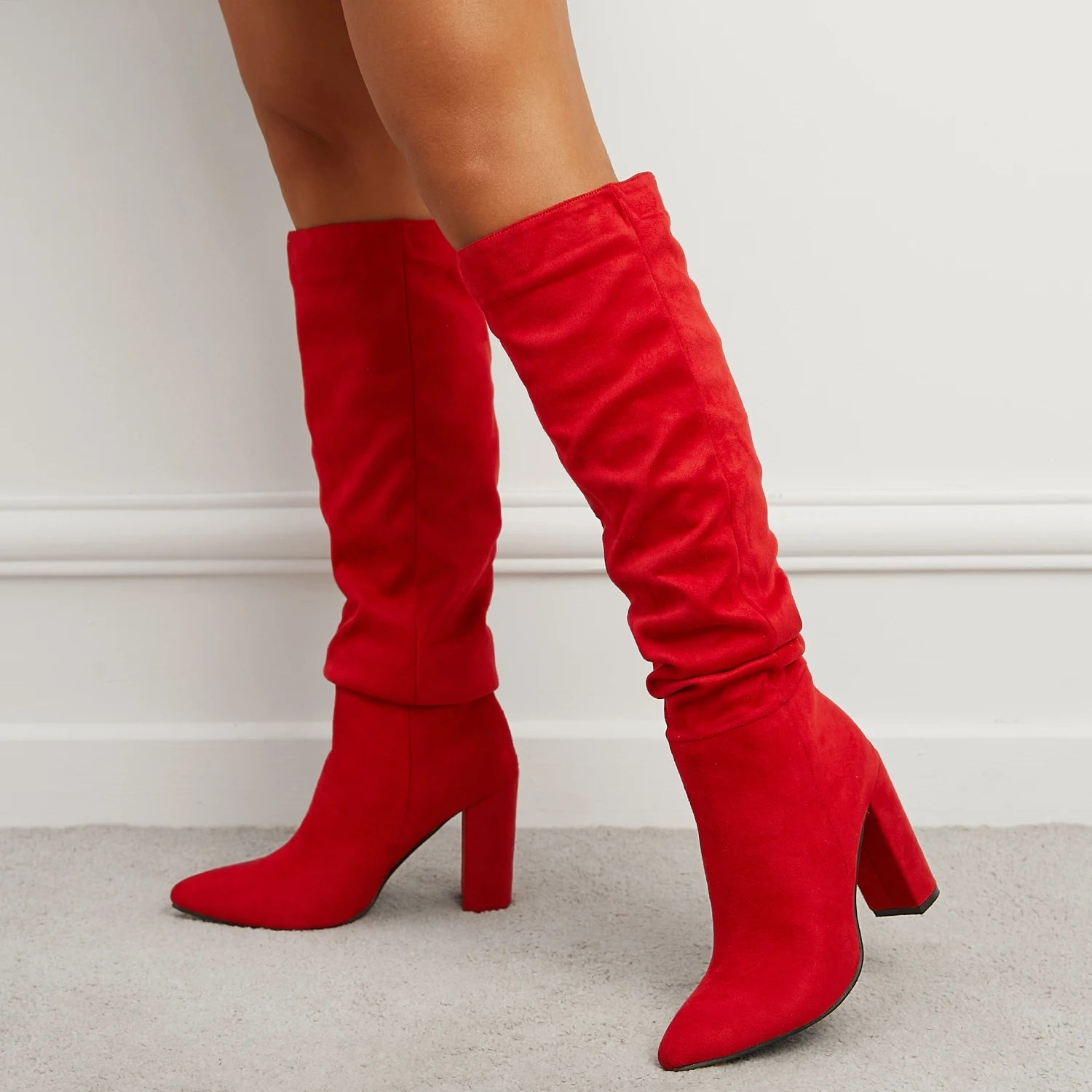 Bottes hautes à bout pointu tendance pour femmes