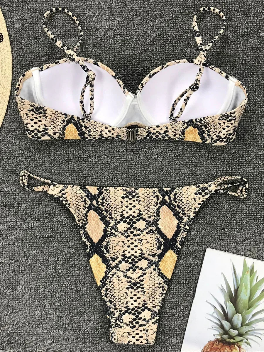 Maillot de bain deux pièces sexy imprimé serpent avec soutien-gorge à armatures et  micro string pour femmes