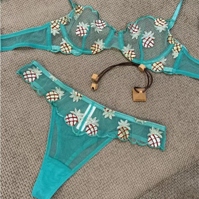 Ensemble soutien-gorge et string en dentelle ultra-fine brodée pour femmes