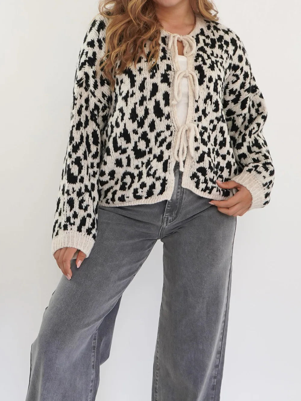Cardigan tricoté à lacets pour femmes