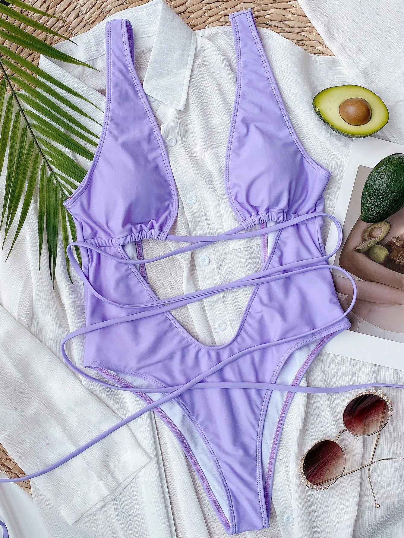 Maillot de bain une pièce décolleté en V profond pour femmes