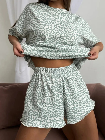 Pyjama Court Léopard Femme – Haut Manches Mi-Longues et Short