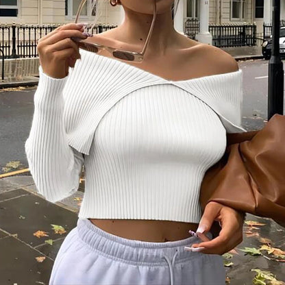Pull femme à manches longues et encolure dégagée