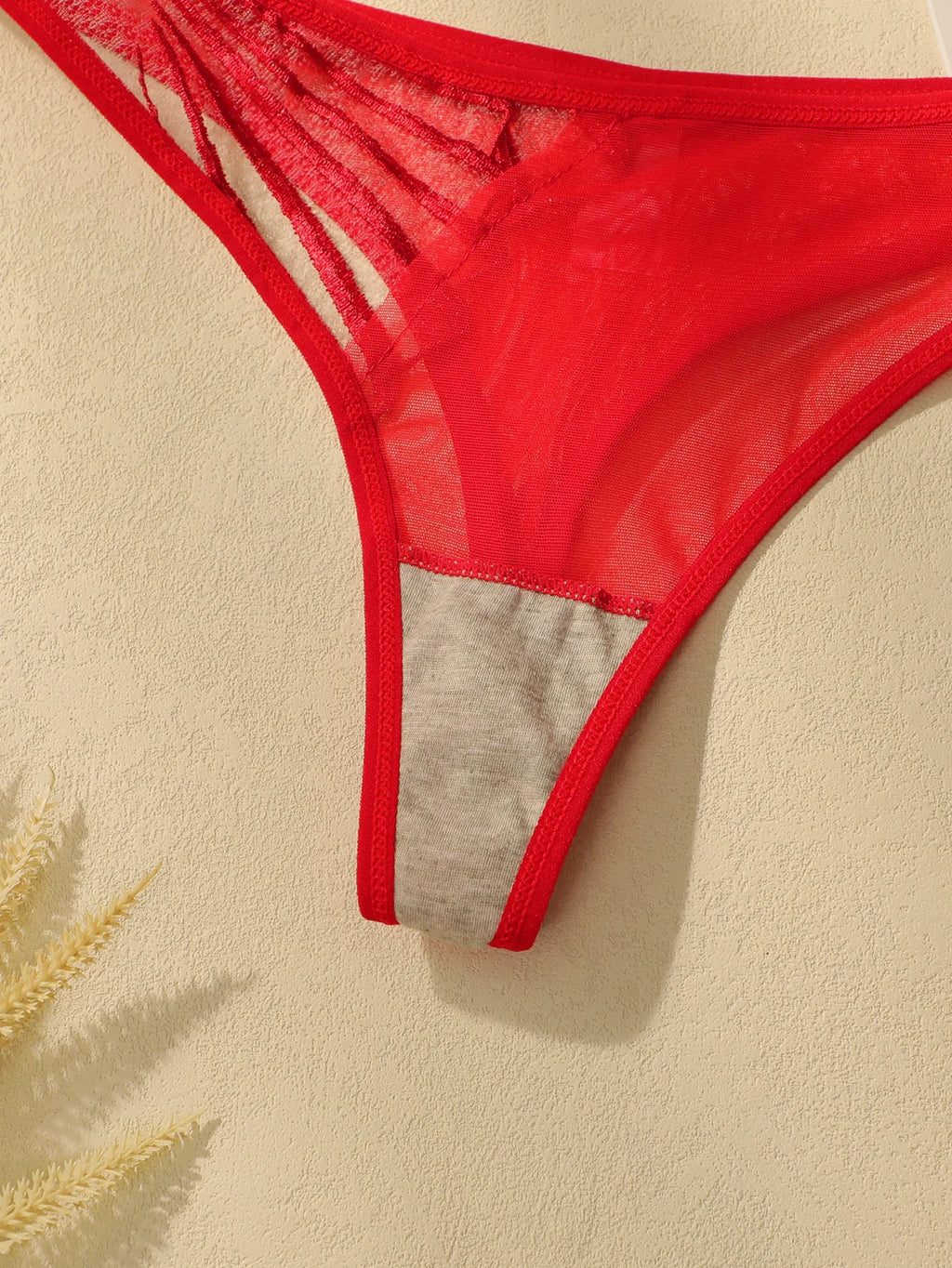 Ensemble de sous-vêtement soutien-gorge sexy en dentelle brodée pour femmes