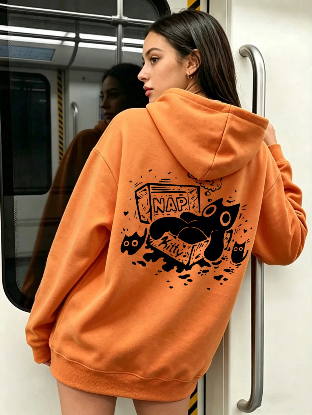 Sweat à capuche imprimé Sleeping Cat Nap Box pour femmes