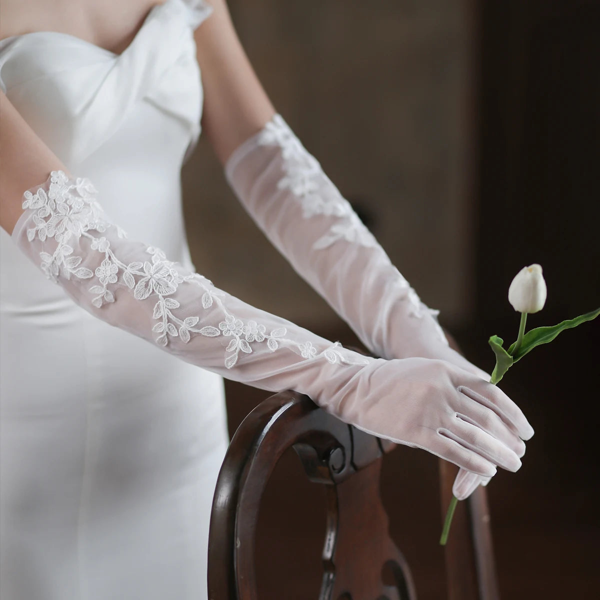 Gants en tulle doux avec appliques en dentelle blanche pour femmes