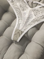 String sexy en dentelle pour femmes