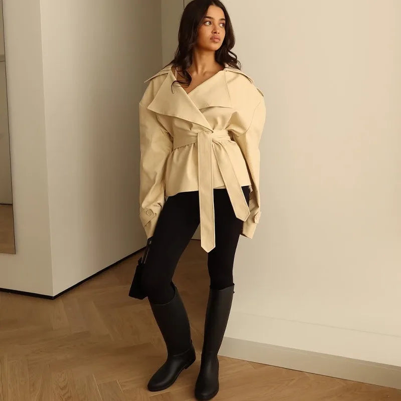 Manteau court à lacets pour femmes