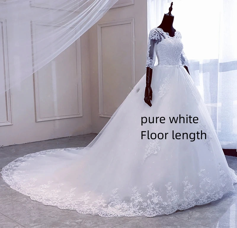 Robe de mariée à manches longues avec appliques en dentelle pour femmes