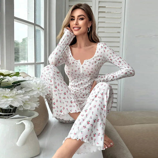 Pyjama Fleuri Femme – Finitions Ondulées et Pantalon Long