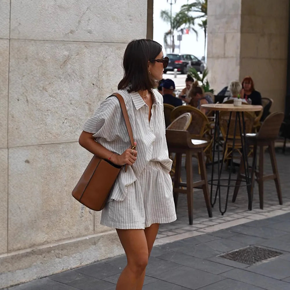 Ensemble deux pièces décontracté rayé en coton lin chemise ample et shorts pour femmes