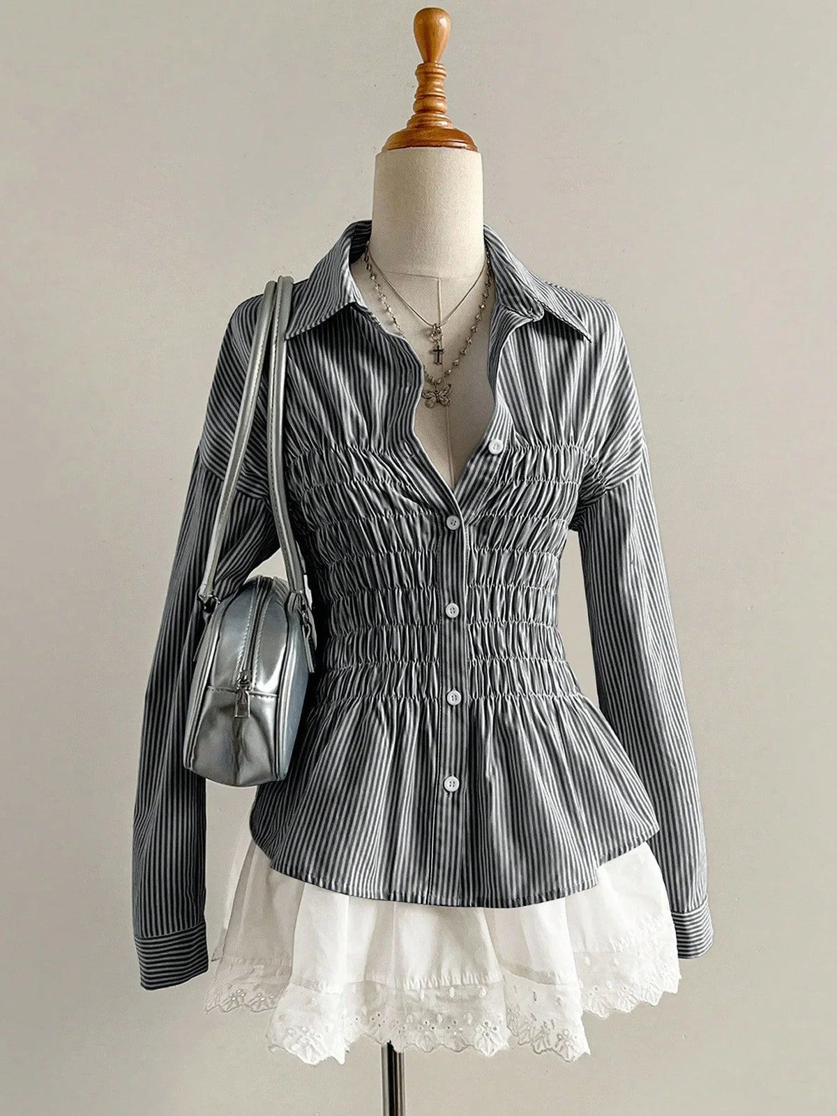 Chemisier Rayé Femme – Taille Froncée et Col Élégant