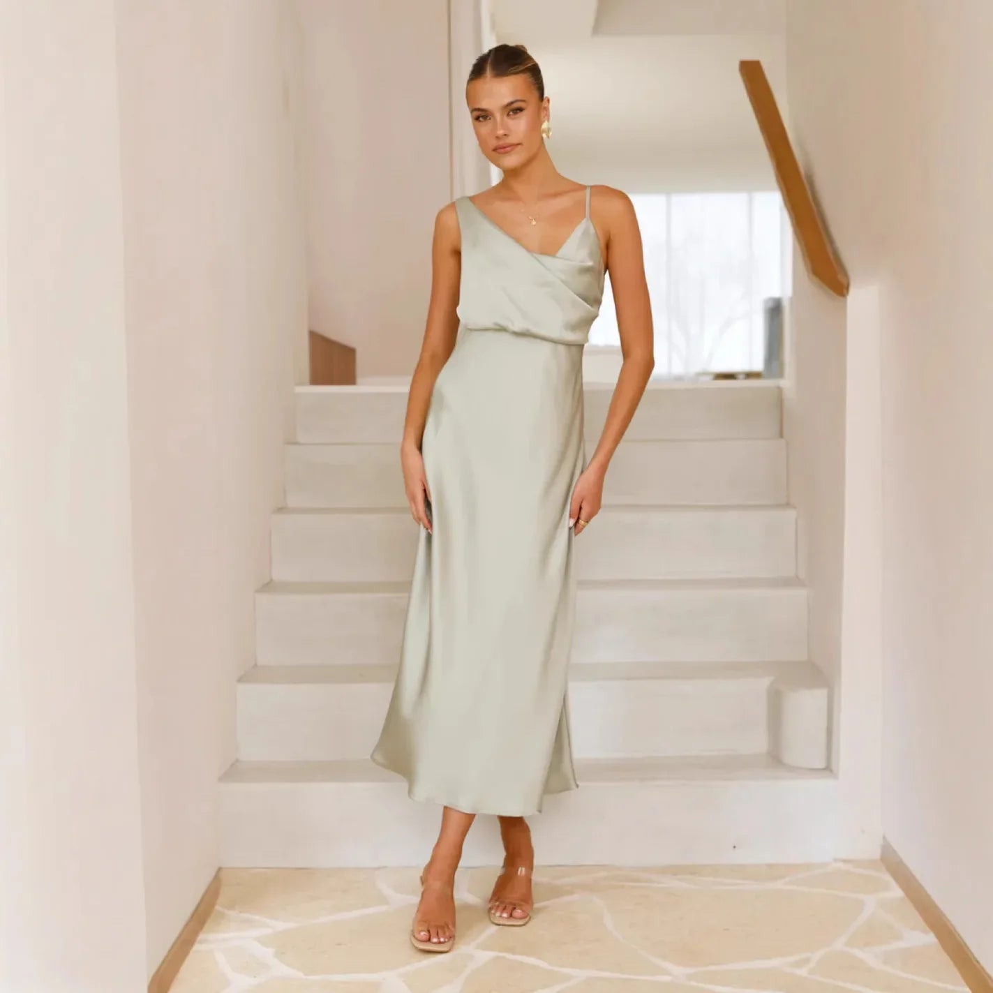 Robe longue élégante en soie unie, sans bretelles pour femmes