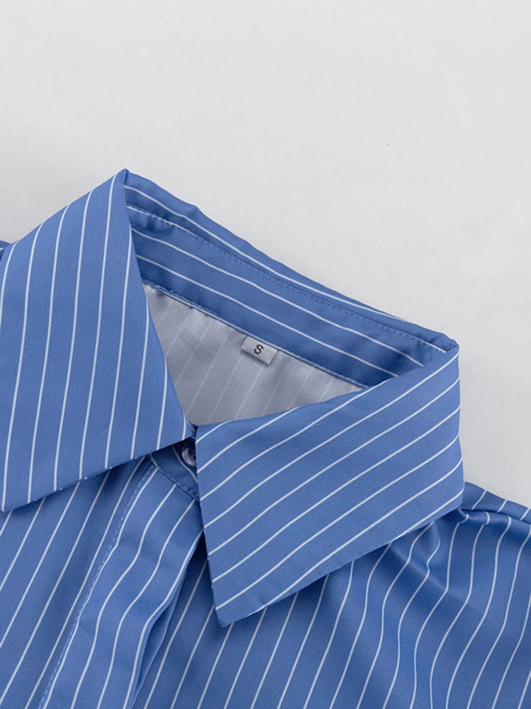 Ensemble deux pièces jupe rayée et chemise à manches longues pour femmes