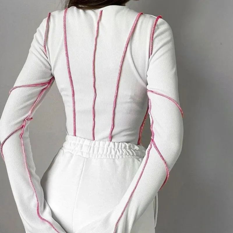 T-shirt côtelé à col rond et manches évasées pour femmes