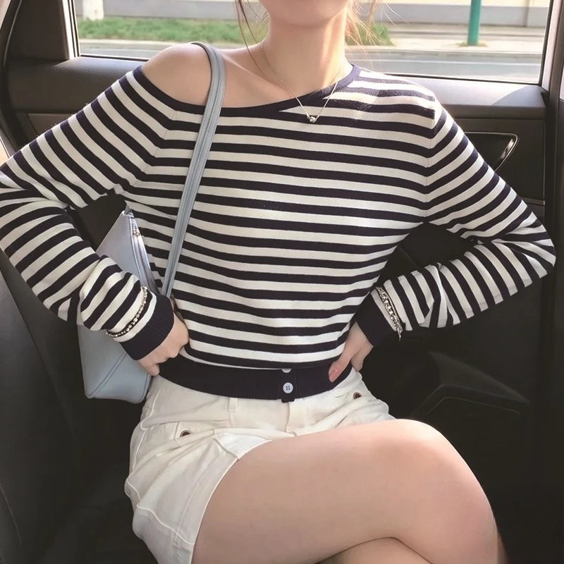 Pull Rayé Femme – Épaules Asymétriques