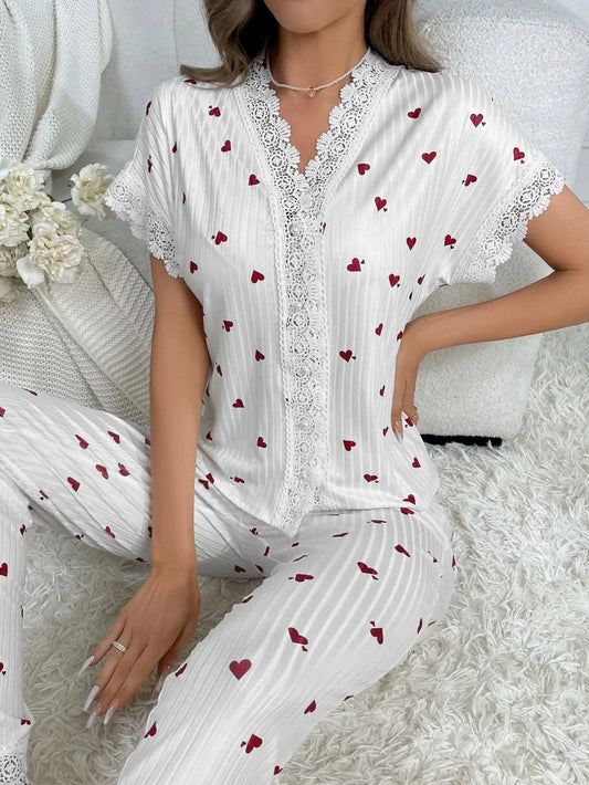 Pyjama à Cœurs Femme – Haut Manches Courtes en Dentelle et Pantalon