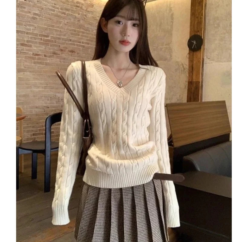 Pull Torsadé Femme – Maille et Col V