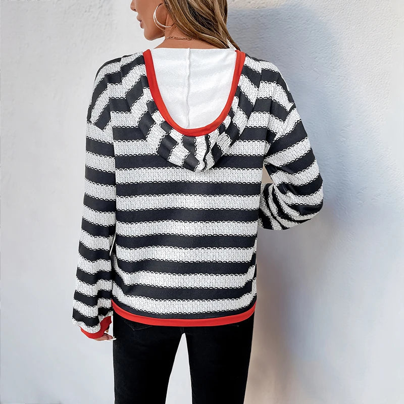 Sweat-shirt à capuche rayé noir et blanc pour femmes