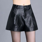Short en cuir noir pour femmes