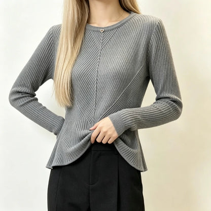 Pull Côtelé Femme – Maille Ajustée et Élégante