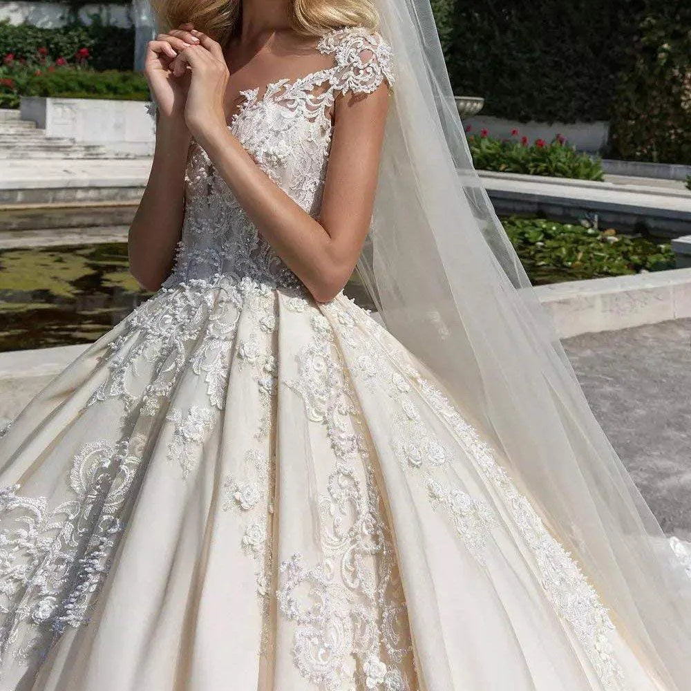 Robe de mariée en satin ivoire vintage pour femmes