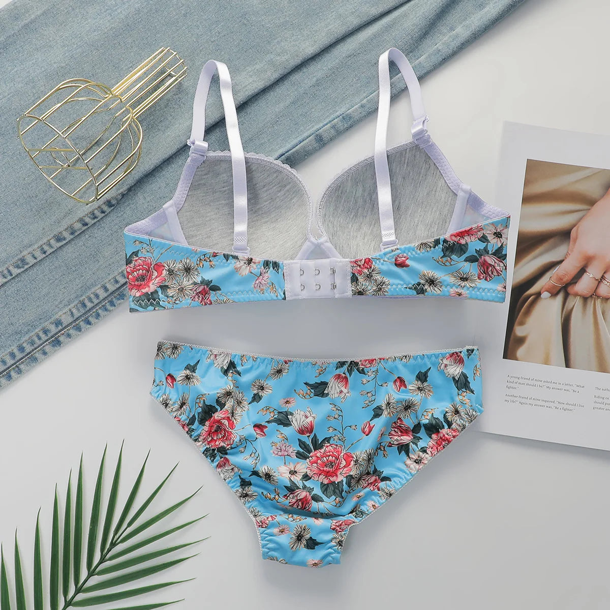 Ensemble bralette et culotte assortie à imprimé floral pour femmes