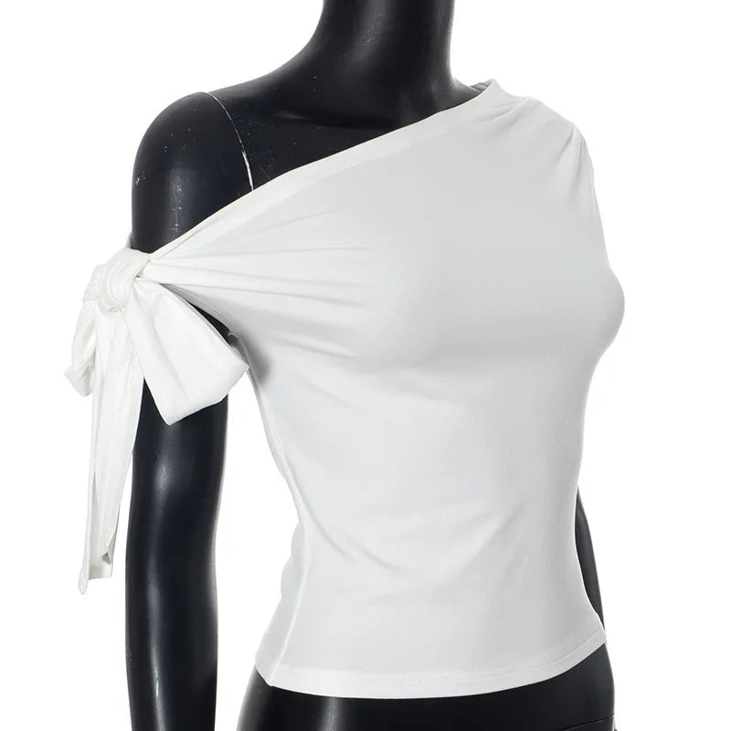 T-shirt Asymétrique Femme – Coupe Slim et Style Streetwear