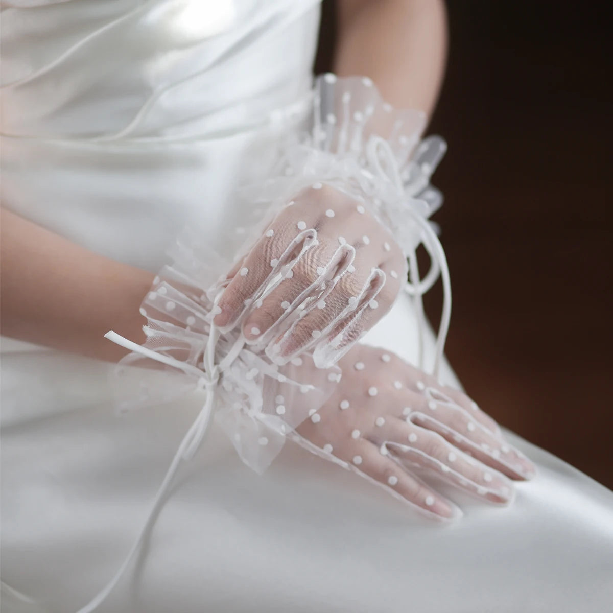 Gants courts en tulle faits à la main pour femmes