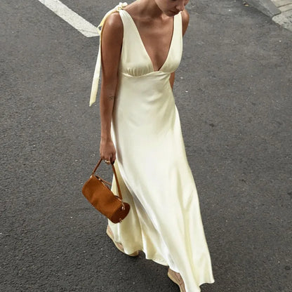 Robe Longue Femme – Dentelle, Col V et Dos Nu