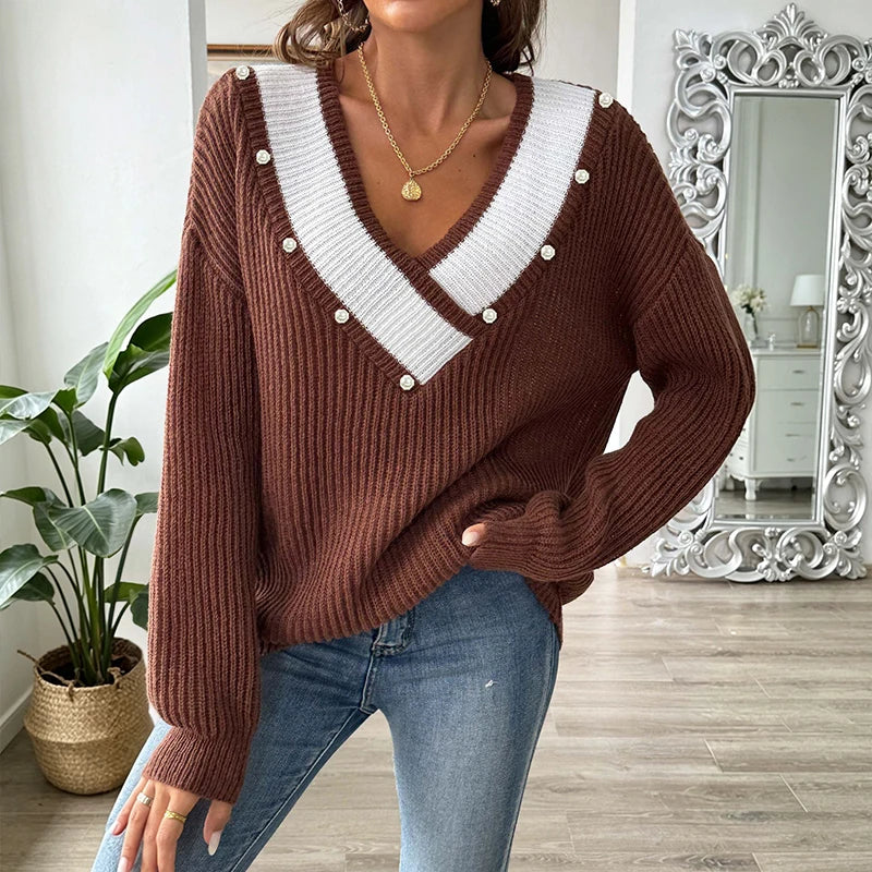 Pull femme oversize en maille col V à boutons perlés