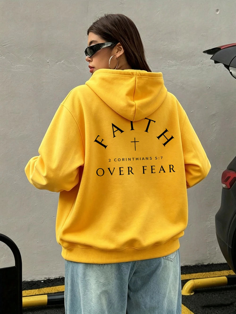 Sweat à capuche imprimé Faith Over Fear pour femmes