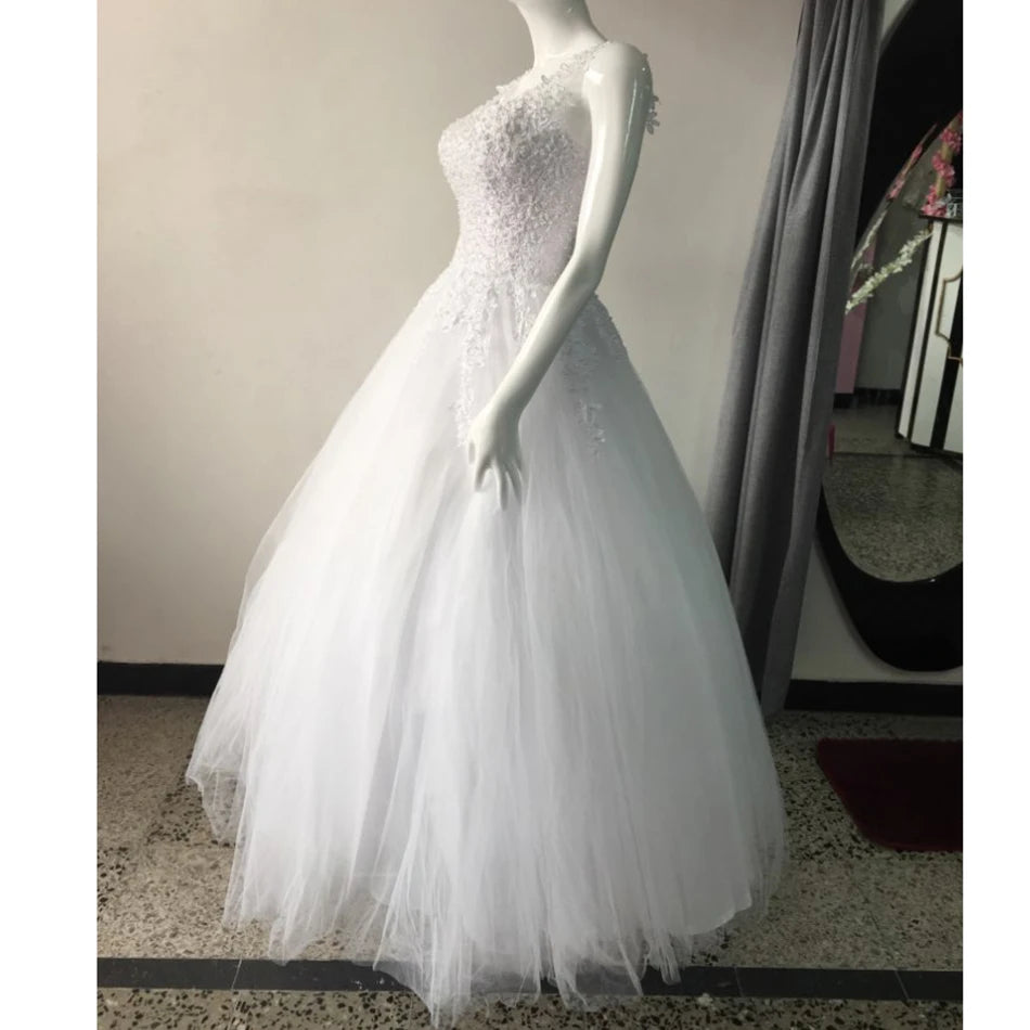 Robe de mariée ornée de perles pour femmes