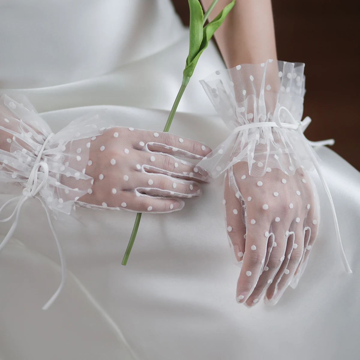 Gants courts en tulle faits à la main pour femmes